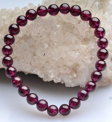 精品纯天然巴西紫牙乌紫石榴石圆珠手链 优雅与天然的完美融合